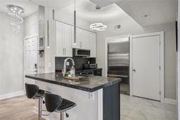 Picture of 200 4Th Avenue S Unit 321, St Petersburg, FL 33701