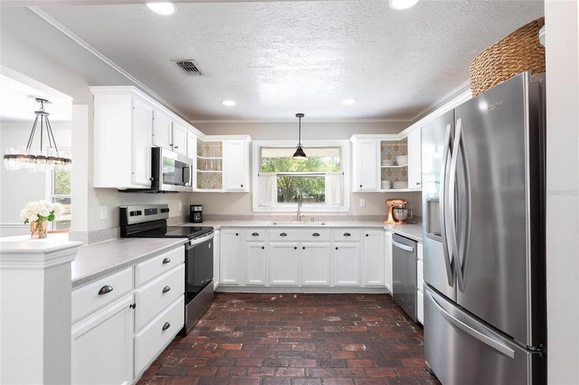 Picture of 2025 Kimbrace Place, Winter Park FL 32792