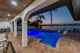 Picture of 9807 Bay Island Drive, Tampa, FL 33615