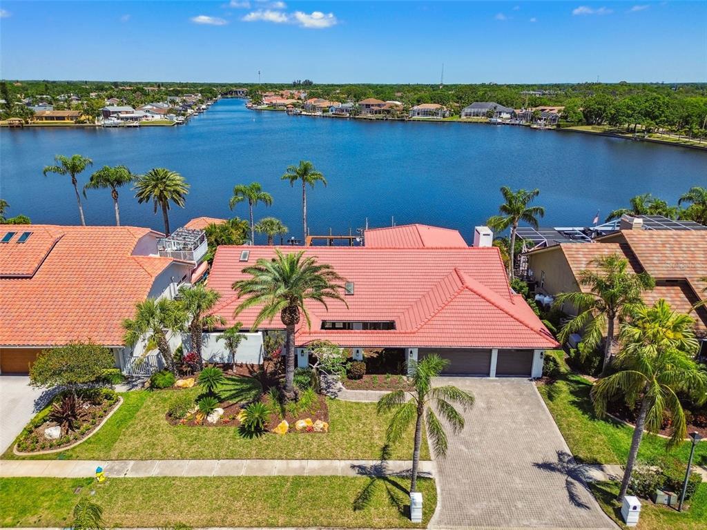 Picture of 9807 Bay Island Drive, Tampa, FL 33615
