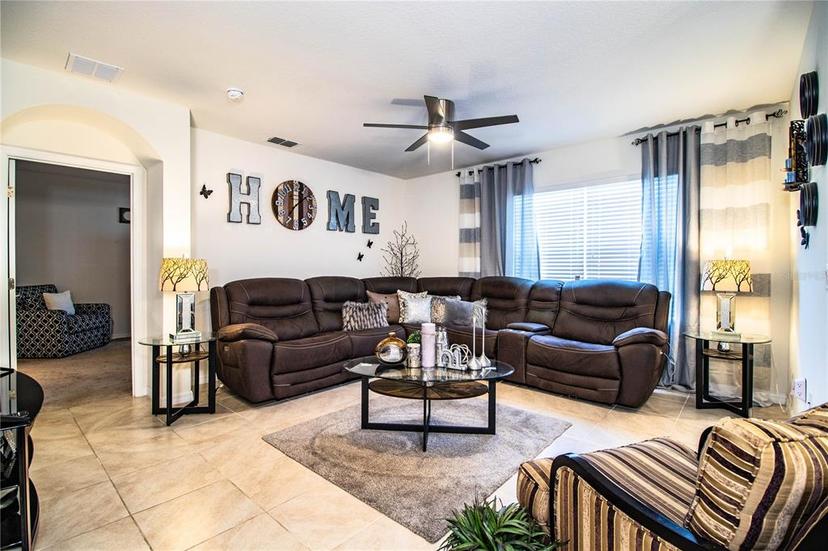 Picture of 437 Montego Bay Drive, Mulberry FL 33860