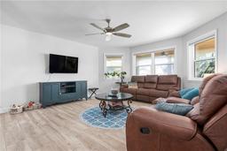 Picture of 915 Citrus Road, Venice, FL 34293