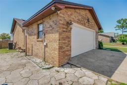 Picture of 5921 Roble Loma Drive, Pensacola, FL 32526
