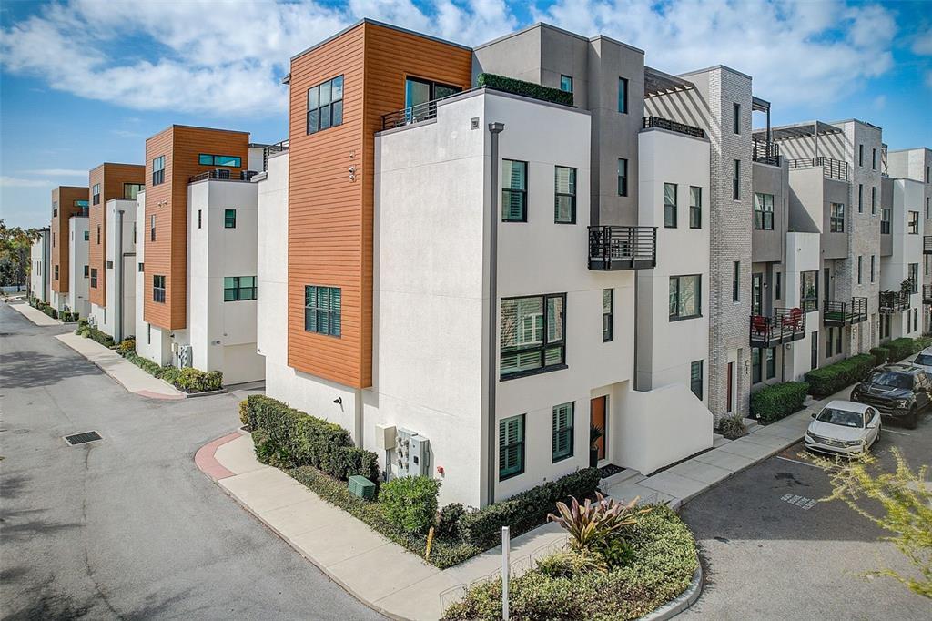 Picture of 2511 N Grady Avenue Unit 82, Tampa, FL 33607