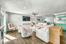 Picture of 336 Avenida De Mayo, Sarasota, FL 34242
