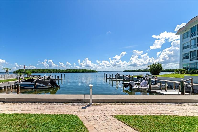 Picture of 605 Sutton Place Unit 401-A, Longboat Key FL 34228