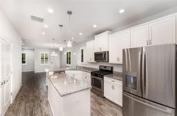 Picture of 5710 Colony Glen Road, Lithia, FL 33547
