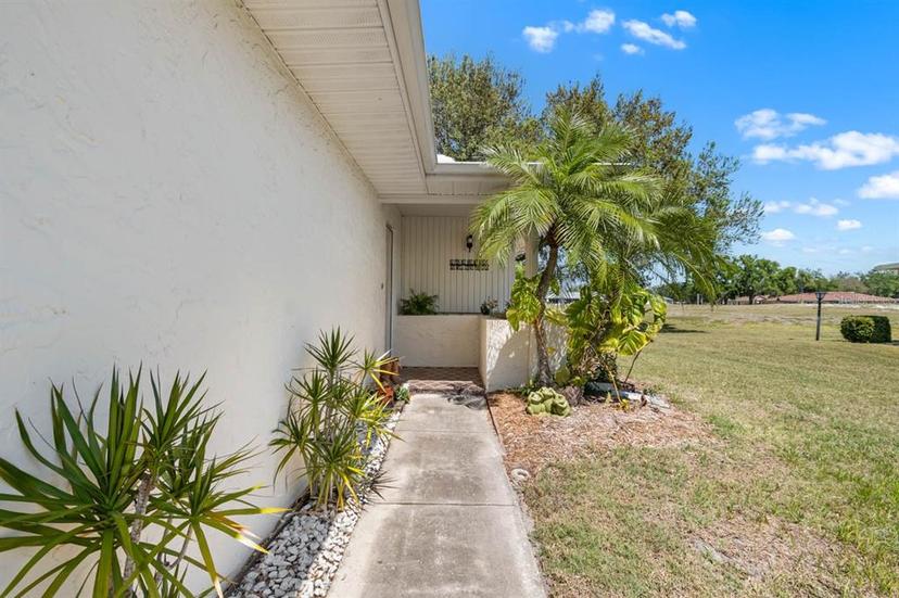 Picture of 1901 Canterbury Lane Unit 14, Sun City Center FL 33573