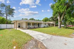 Picture of 2001 Spooner Drive, Plant City, FL 33563