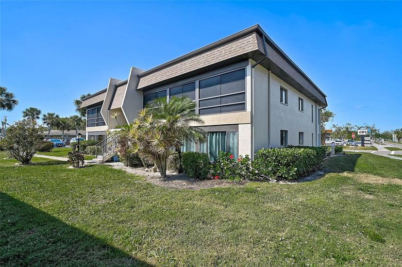 Picture of 1697 Northampton Street Unit 1699-D, Venice FL 34293