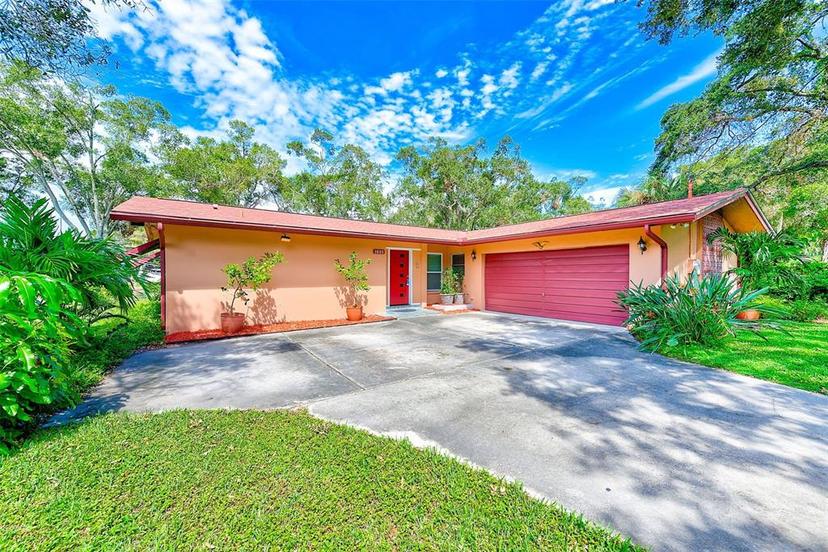 Picture of 1895 Lake Judy Lee Drive, Largo FL 33771