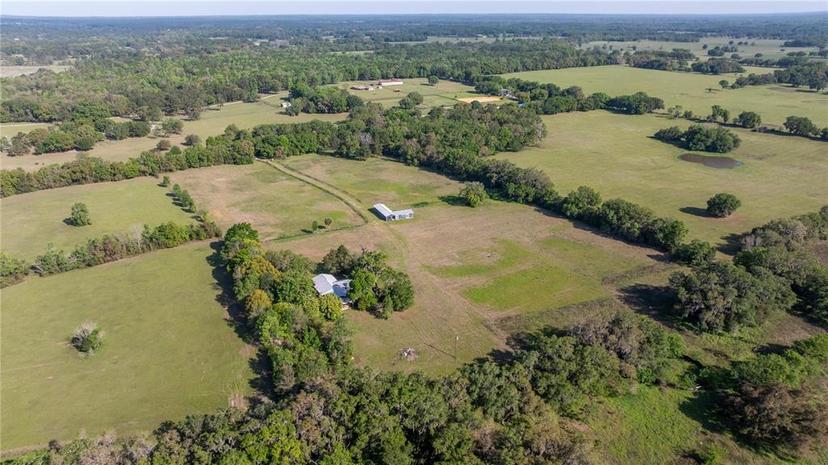 Picture of 2390 NE 212 Court, Williston FL 32696