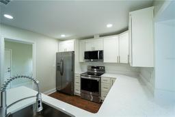 Picture of 2115 Harleston Pl # 2115, Sun City Center, FL 33573