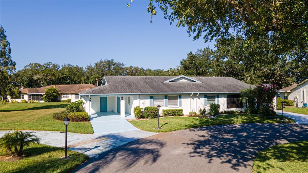 Picture of 2115 Harleston Pl # 2115, Sun City Center, FL 33573