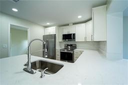 Picture of 2115 Harleston Pl # 2115, Sun City Center, FL 33573