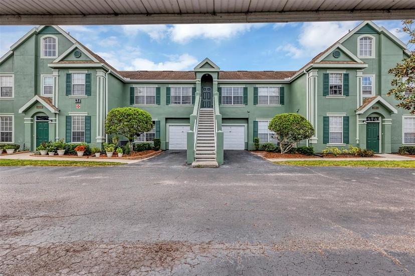 Picture of 10520 Windsor Lake Court Unit 10520, Tampa FL 33626