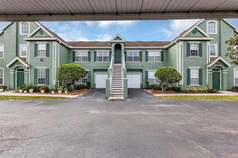 Picture of 10520 Windsor Lake Court Unit 10520, Tampa FL 33626