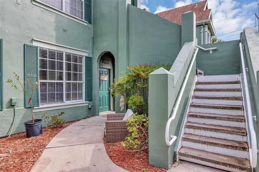 Picture of 10520 Windsor Lake Court Unit 10520, Tampa FL 33626