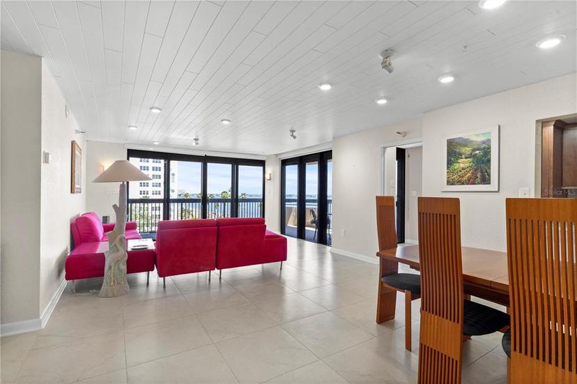 Picture of 2413 Bayshore Boulevard Unit 605, Tampa FL 33629