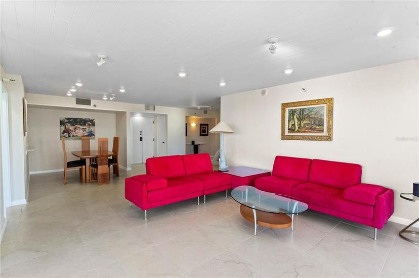 Picture of 2413 Bayshore Boulevard Unit 605, Tampa FL 33629