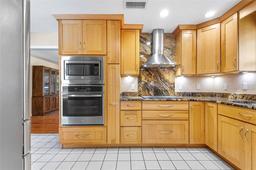 Picture of 335 W Bay Street, Winter Garden, FL 34787