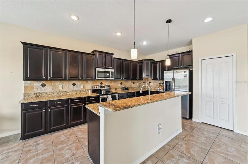 Picture of 627 Washita Stone Drive, Ruskin FL 33570
