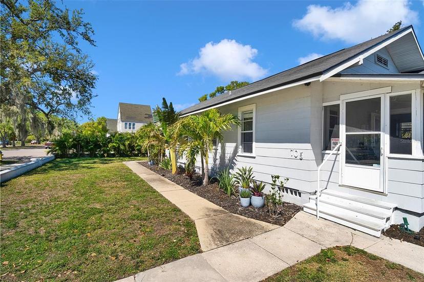 Picture of 705 28Th Street N, St Petersburg FL 33713