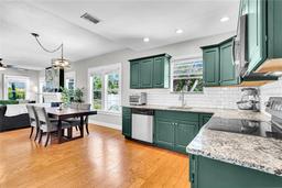 Picture of 705 28Th Street N, St Petersburg, FL 33713