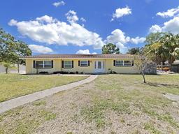 Picture of 2052 Jefferson Avenue, Dunedin, FL 34698