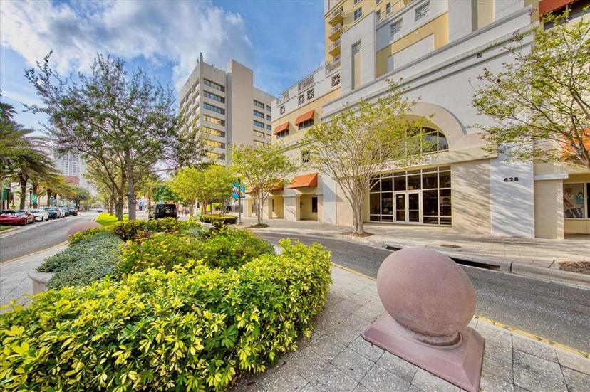 Picture of 628 Cleveland Street Unit 906, Clearwater FL 33755