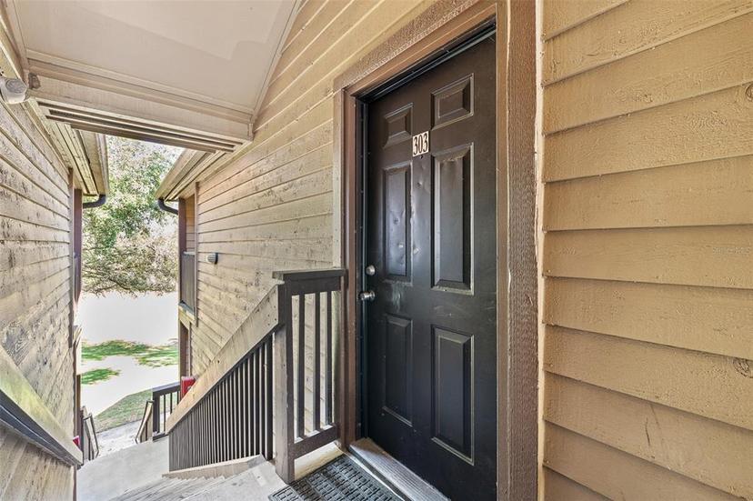 Picture of 325 Lakepointe Drive Unit 303, Altamonte Springs FL 32701