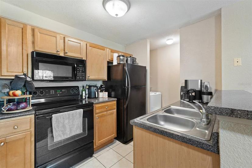 Picture of 325 Lakepointe Drive Unit 303, Altamonte Springs FL 32701