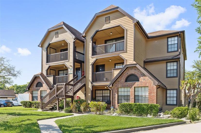 Picture of 380 Lakepointe Drive Unit 304, Altamonte Springs FL 32701