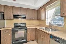 Picture of 1421 Normandy Park Drive Unit 6, Clearwater, FL 33756