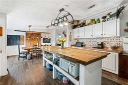 Picture of 8146 Cr 614A, Bushnell, FL 33513