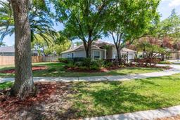 Picture of 11704 Derbyshire Drive, Tampa, FL 33626