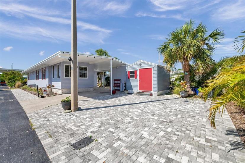 Picture of 4851 W Gandy Boulevard Unit B3 L8, Tampa FL 33611