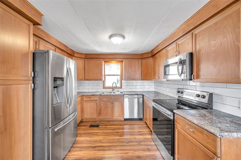 Picture of 4851 W Gandy Boulevard Unit B3 L8, Tampa FL 33611