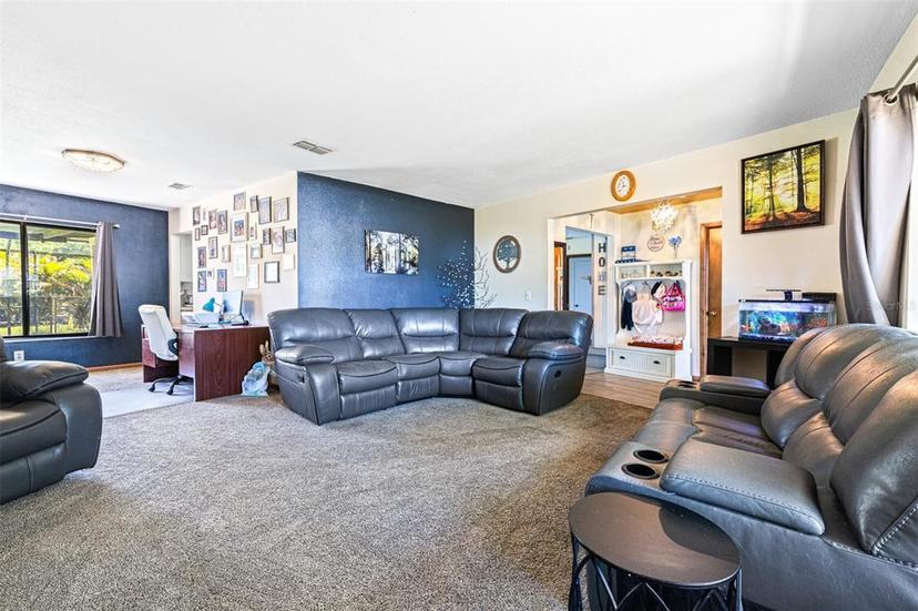 Picture of 12503 Twisted Oak Drive, Tampa FL 33624