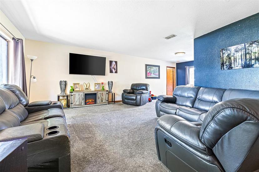 Picture of 12503 Twisted Oak Drive, Tampa FL 33624