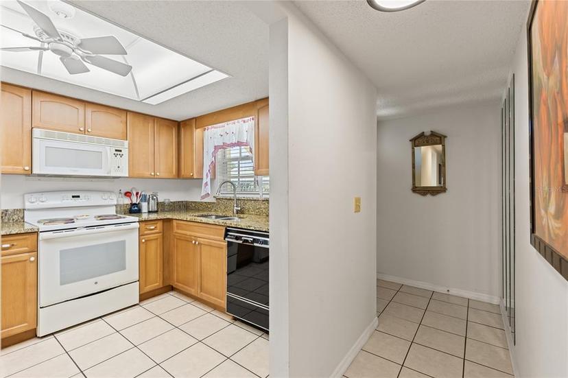 Picture of 942 Capri Isles Boulevard Unit 105, Venice FL 34292