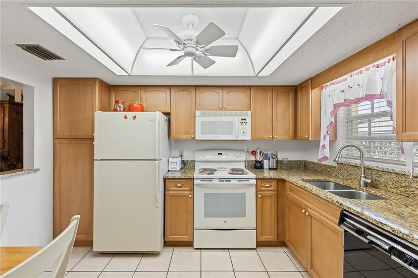 Picture of 942 Capri Isles Boulevard Unit 105, Venice FL 34292