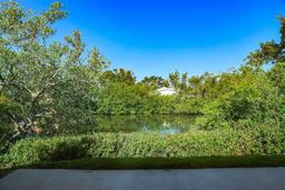 Picture of 208 Villa Drive Unit 208, Osprey, FL 34229