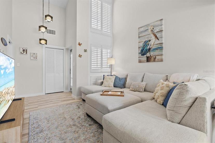 Picture of 800 S Blvd Of The Presidents Unit 3, Sarasota FL 34236