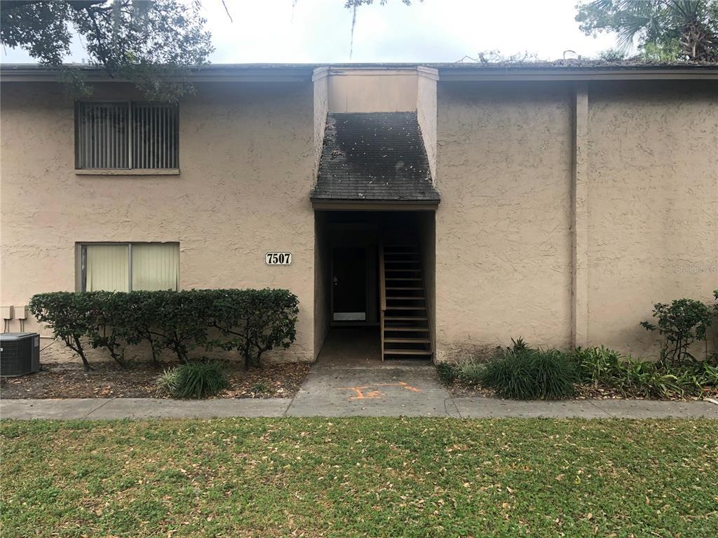 Picture of 7507 Presley Place Unit D, Tampa, FL 33617