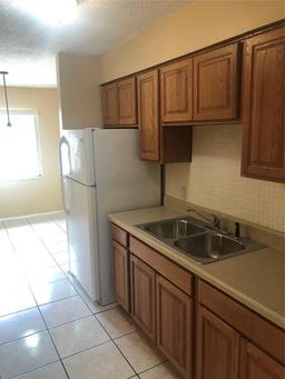 Picture of 7507 Presley Place Unit D, Tampa, FL 33617