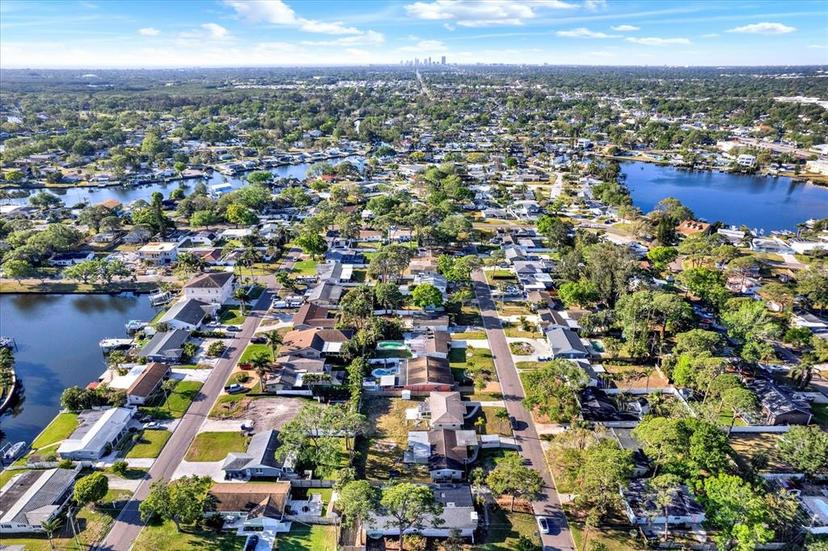 Picture of 9107 Bay Street Ne, St Petersburg FL 33702