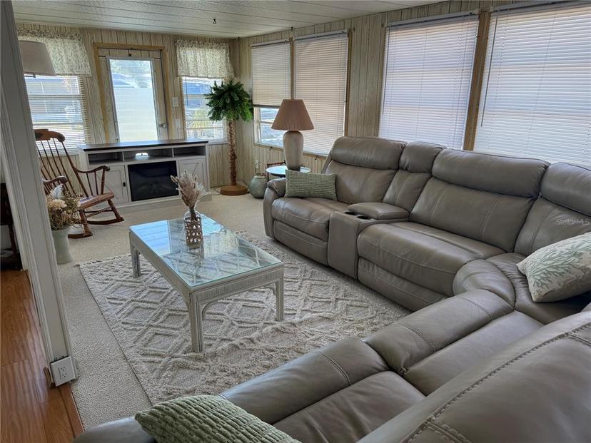 Picture of 347 Mount Saxon Avenue Ne Unit 324, St Petersburg FL 33702