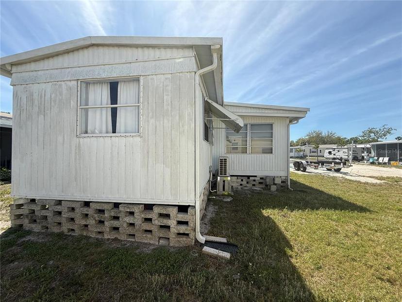 Picture of 347 Mount Saxon Avenue Ne Unit 324, St Petersburg FL 33702