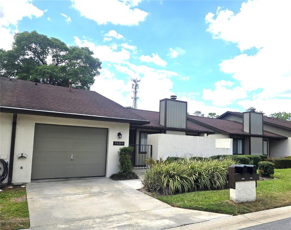 Picture of 1604 NE 37Th Avenue Unit 1604, Ocala, FL 34470